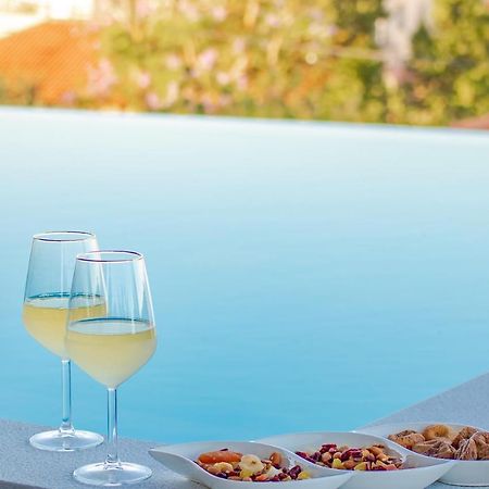 Georgianna'S Suite With Private Pool , 'Greysuite' Kompoi Exterior photo