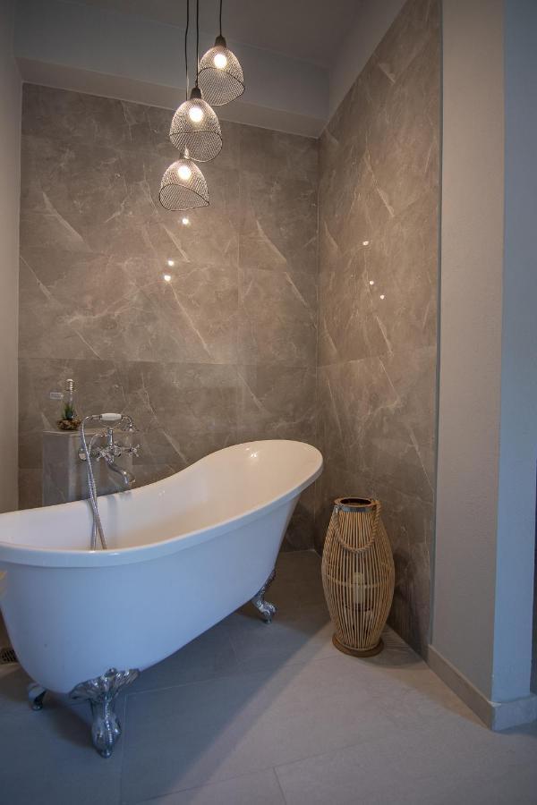 Georgianna'S Suite With Private Pool , 'Greysuite' Kompoi Exterior photo